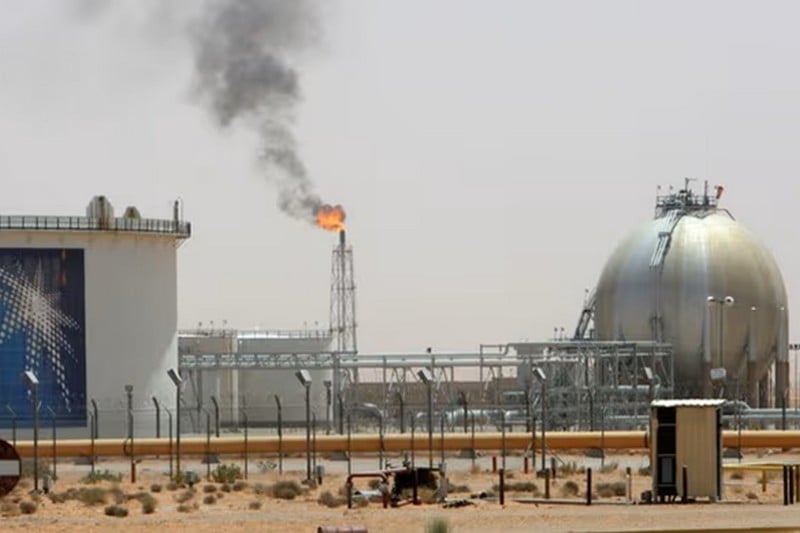 المملكة العربية السعودية: تحليل تداعيات استهداف مصفاة رأس تنورة بالمسيّرات وتحديات الأمن الطاقوي