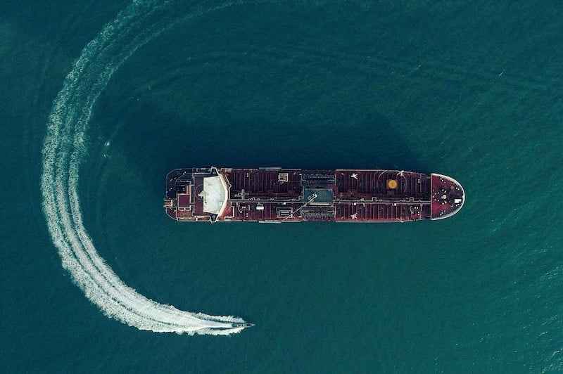 جدل مضيق هرمز: نفي إيران لادعاءات أمريكا حول عبور ناقلة نفط يكشف تصاعد التوتر