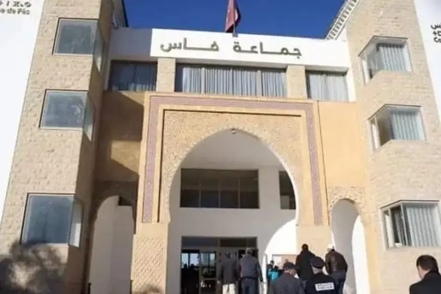 المحكمة الإدارية بفاس تلزم الجماعة الحضرية بدفع 25 ألف درهم تعويضاً لمواطن تعرض لعضة كلب