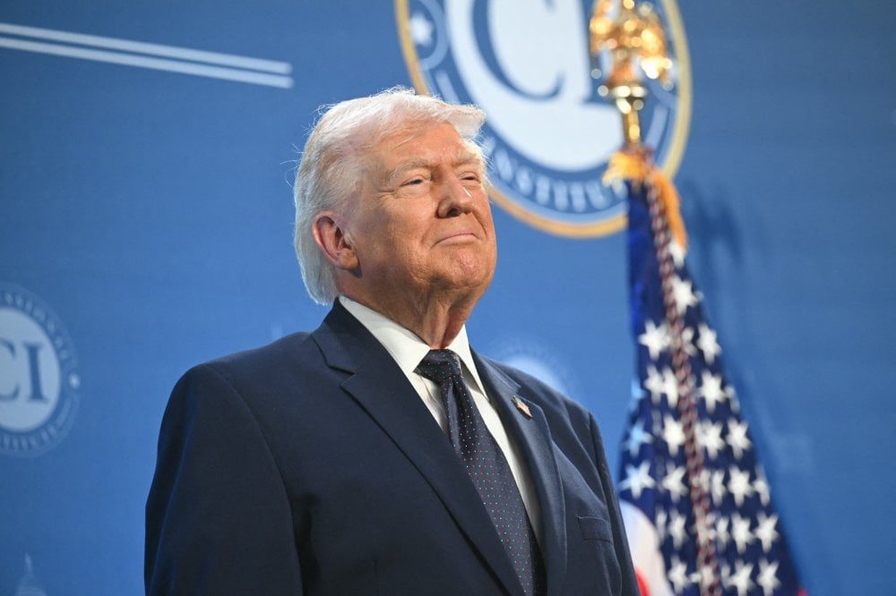 ترامب يهدد بسحب الوجود الأمريكي من مضيق هرمز ويوجه انتقادات للحلفاء