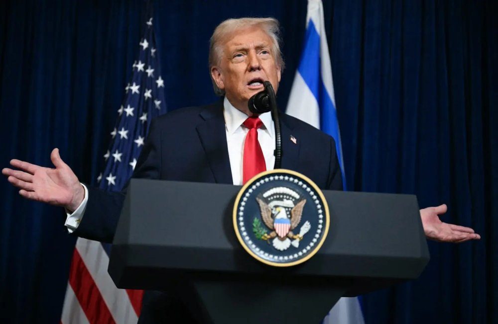 ترامب يهدد بضرب منشآت الطاقة الإيرانية في تصعيد جديد للأزمة حول مضيق هرمز