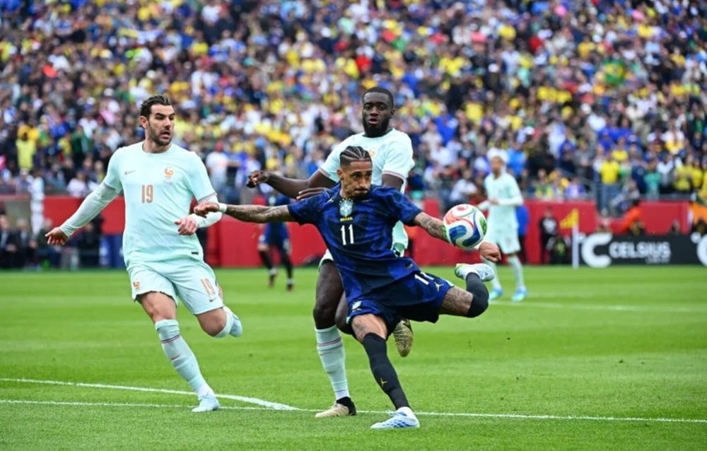 هزيمة البرازيل أمام فرنسا.. دروس مستفادة لمحمد الواحي