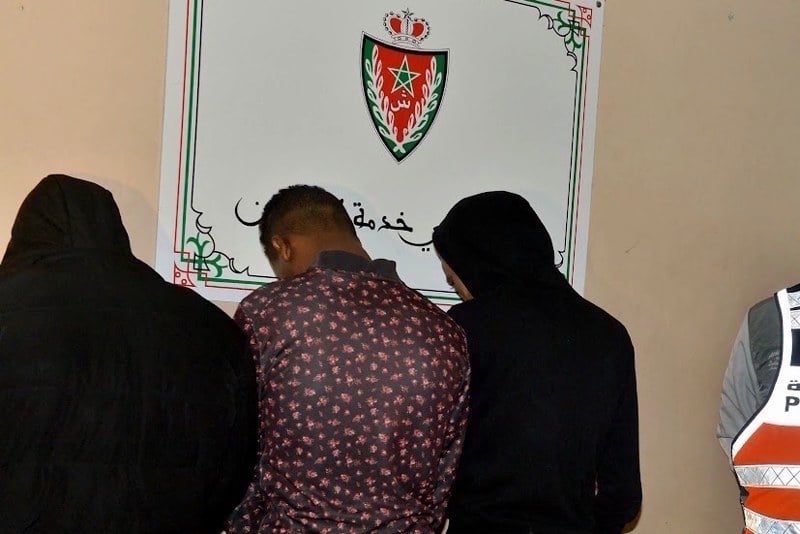 الشرطة القضائية بالجديدة تفكك عصابة تستدرج سائقي التطبيقات الذكية وتسرقهم تحت تهديد السلاح الأبيض