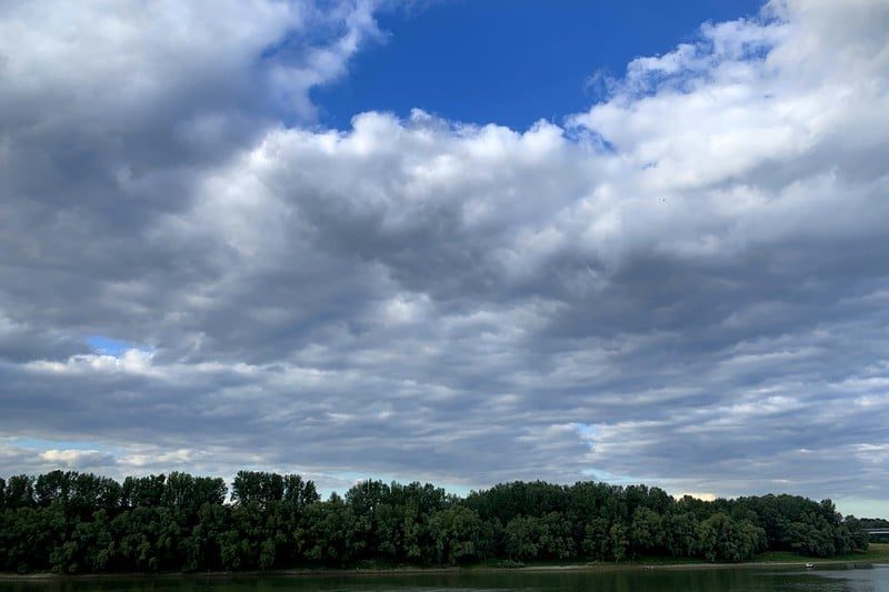توقعات جوية ليوم السبت: طقس بارد ورياح قوية في مناطق مغربية