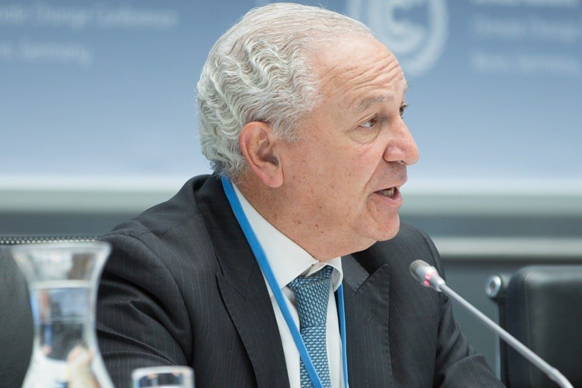 وفاة الدبلوماسي المغربي المخضرم عزيز مكوار عن عمر ناهز 75 عاماً