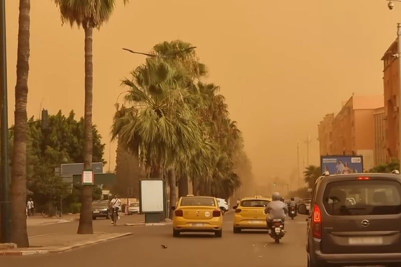 توقعات بهبات رياح قوية محملة بالغبار تضرب عدة مناطق مغربية