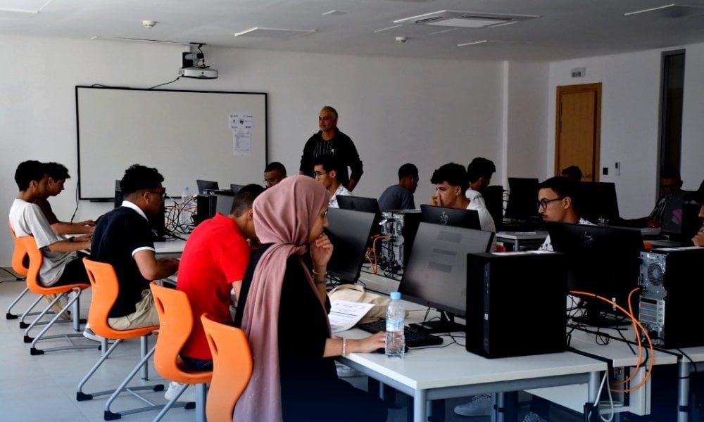 ارتفاع أسعار المحروقات يعيد النقاش حول جدوى العمل عن بُعد في المغرب