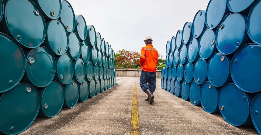 هدنة بالشرق الأوسط تدفع النفط تحت 100 دولار وتُحفز الأسواق الآسيوية