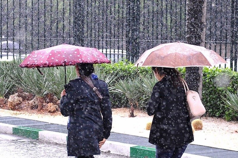 تساقطات مطرية متباينة تشمل عدة مناطق مغربية خلال 24 ساعة