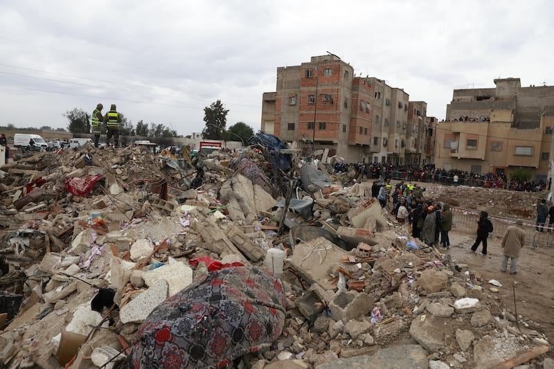 النيابة العامة بفاس تطلب فتح تحقيق إعدادي ضد 21 شخصاً في قضية انهيار عمارتين