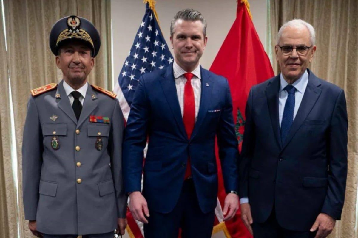 وزير الدفاع الأمريكي يستقبل وفداً مغربياً رفيعاً في واشنطن لبحث التعاون الاستراتيجي