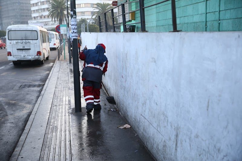 اتفاق بين جماعة الدار البيضاء والنقابات لحماية حقوق عمال النظافة في الصفقة الجديدة