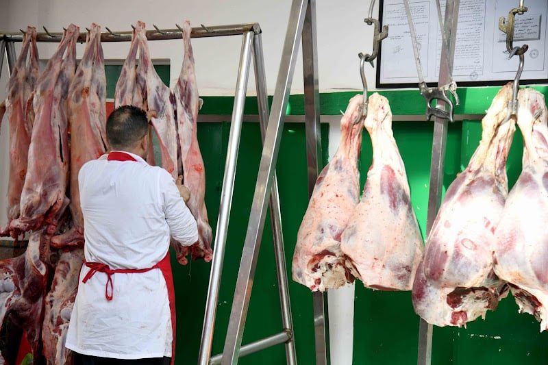 انخفاض طفيف في أسعار الجملة للحملان بمجزرة بوقنادل مع تزايد المعروض