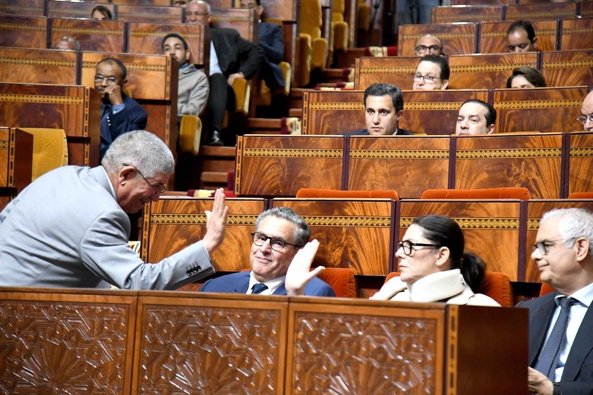 الأغلبية البرلمانية تثمن أداء الحكومة في تخفيف آثار التقلبات الاقتصادية