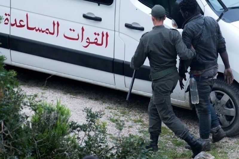 السلطات المغربية تطلق حملة أمنية في بني مزالة لاستعادة الطمأنينة بعد شكاوى من اعتداءات