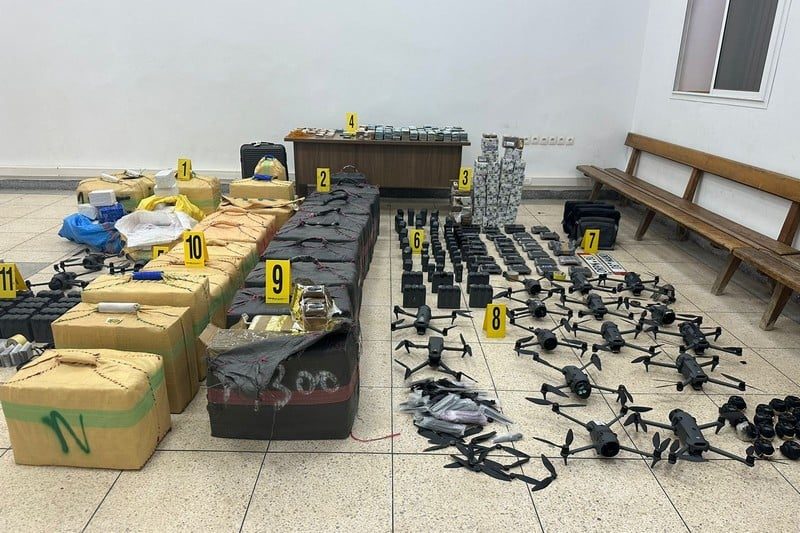 أمن وجدة يحبط شبكة دولية لتهريب المخدرات ويحجز 25 طائرة مسيرة
