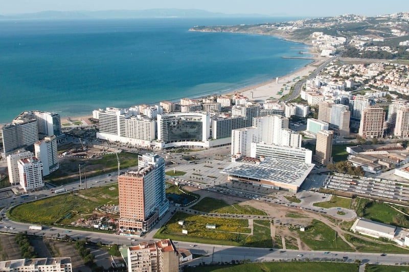 نفوذ العقاريين يوجه المشهد الانتخابي في طنجة.. دعم مالي ولوجستي يحسم الترشيحات