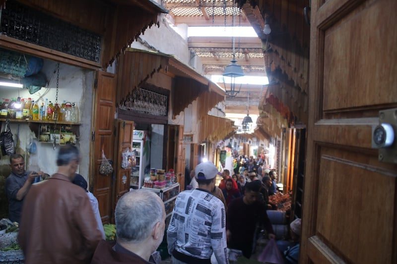 سوق الرصيف بفاس.. تاريخ عريق للتغذية والمجتمع يروي حكاية الحوت الشريف والزرزور