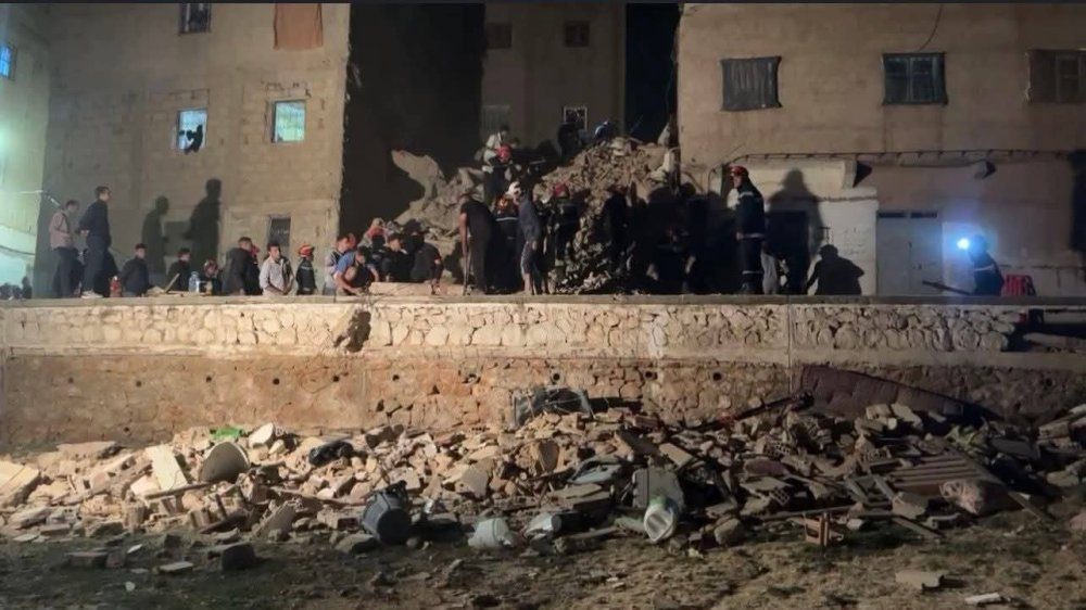 انهيار مبنى سكني في عين النقبي بفاس يخلّف قتلى وجرحى