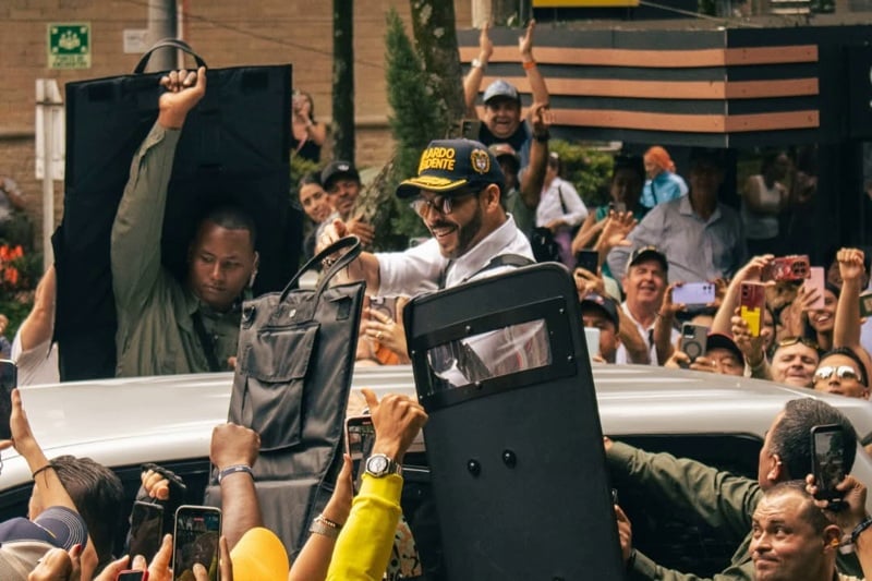 الملك محمد السادس يهنئ الرئيس الكولومبي المنتخب أبيلاردو دي لا إسبريا ويعزز آفاق التعاون الثنائي
