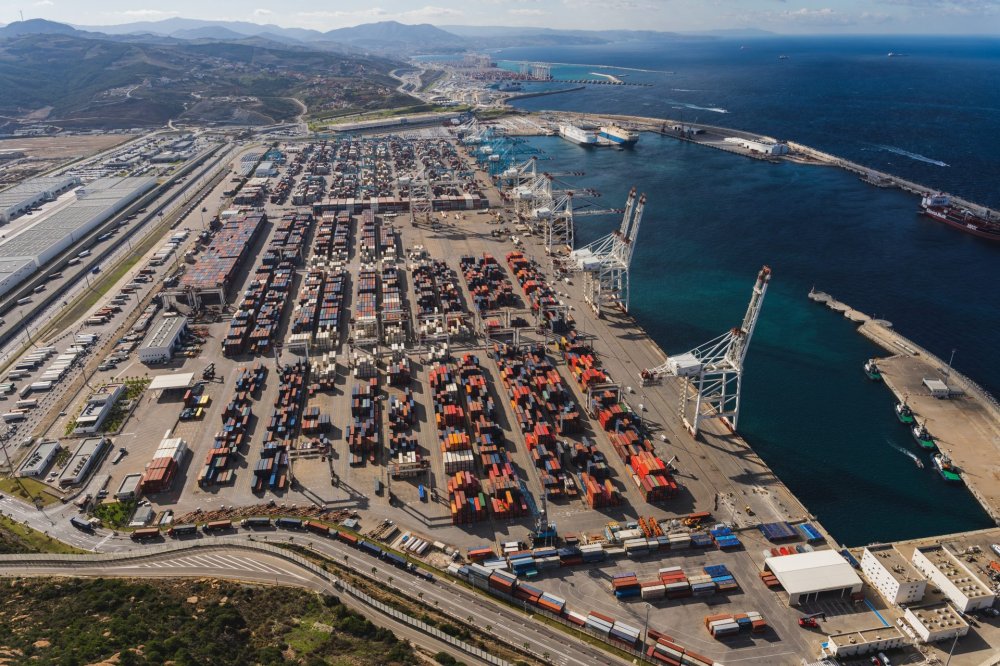 المغرب يعزز احتياطياته من العملات الأجنبية إلى 48.6 مليار دولار في 2025: قفزة تاريخية