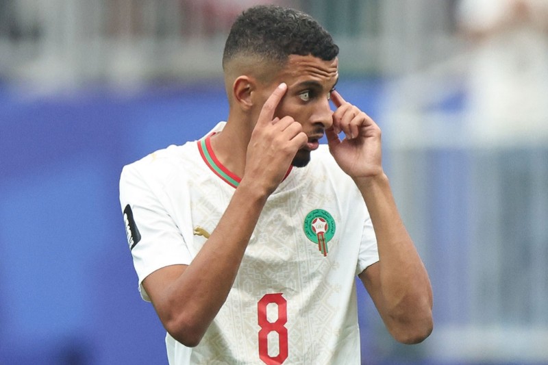 صفقة عز الدين أوناحي في مهب الريح: الاتحاد السعودي يهدد اتفاقه مع أياكس أمستردام