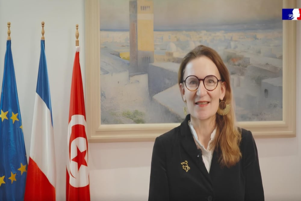 تونس تستدعي سفيرة فرنسا بعد بث مقابلة مع شخص مطلوب للعدالة