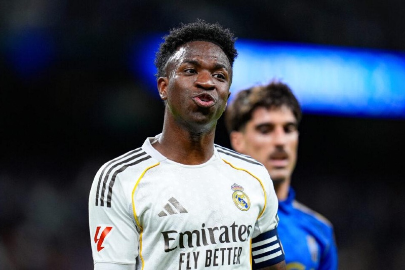 مستقبل فينيسيوس جونيور مع ريال مدريد: عرض أرسنال يضع النادي الملكي أمام خيارات حاسمة