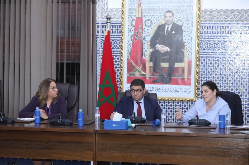 الانتقال الحزبي في المغرب: البام يرفض اتهامات الأحرار ويؤكد حرية الاختيار السياسي