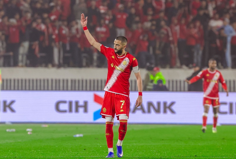 حكيم زياش يتراجع عن الانضمام إلى بوتافوغو البرازيلي بعد نصيحة زكرياء لبيض