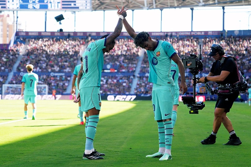 فوز برشلونة على ليفانتي 4-2: لامين يامال يتألق وبرشلونة يعزز الصدارة