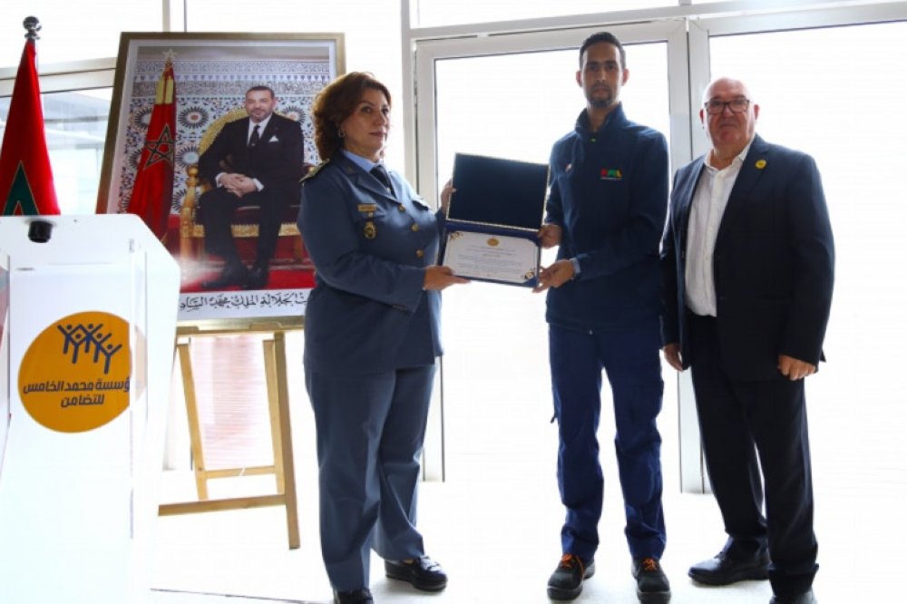 تكريم عواليد الجباري: بطل عملية مرحبا 2026 يروي تفاصيل إنقاذ عائلة مغربية في ميناء الجزيرة الخضراء