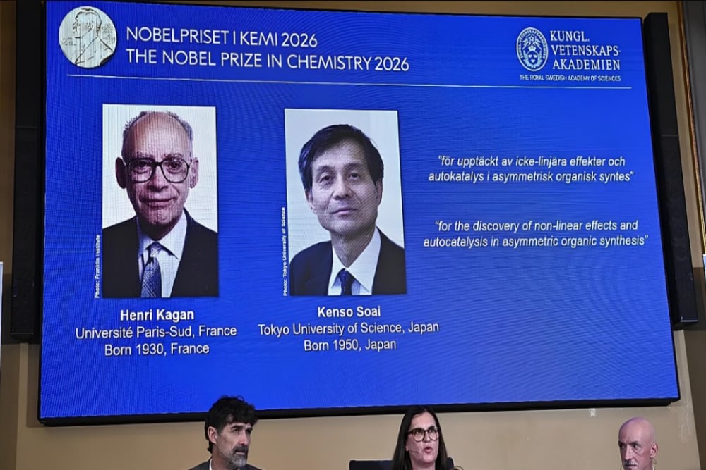 جائزة نوبل للكيمياء 2026 تذهب إلى الثنائي كاغان وسواي لإنجازاتهما في الحفز غير المتماثل