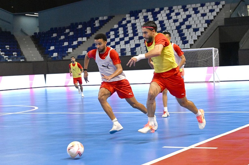 مباراة المغرب والجزائر في كأس إفريقيا لكرة القدم داخل القاعة: موعد القمة الافتتاحية وتحضيرات الأسود