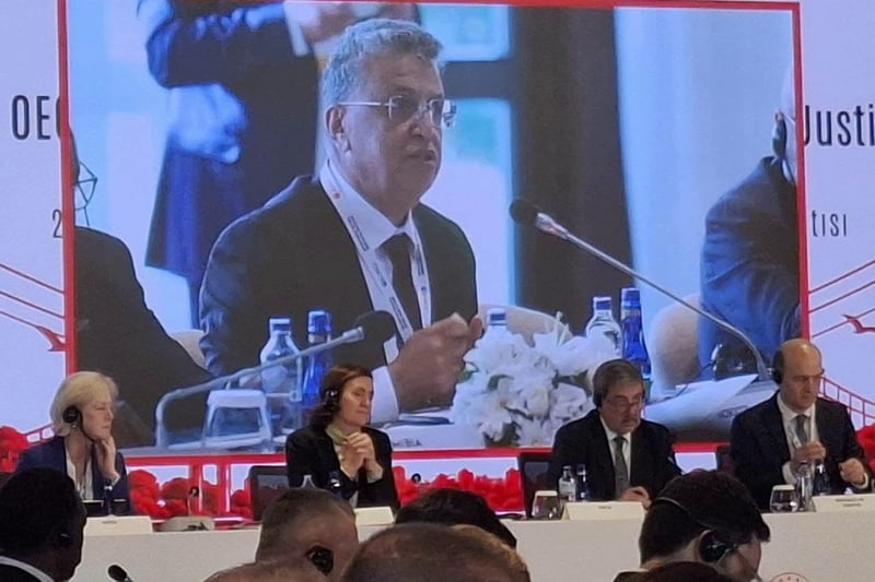 إصلاح القضاء المغربي وتحسين مناخ الأعمال: وهبي يبرز الإنجازات في إسطنبول