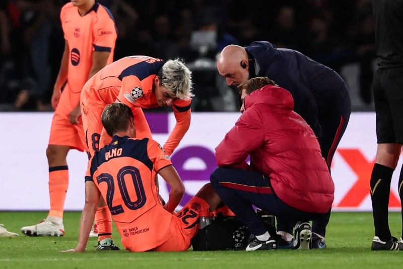غياب داني أولمو عن كلاسيكو إسبانيا يربك حسابات برشلونة