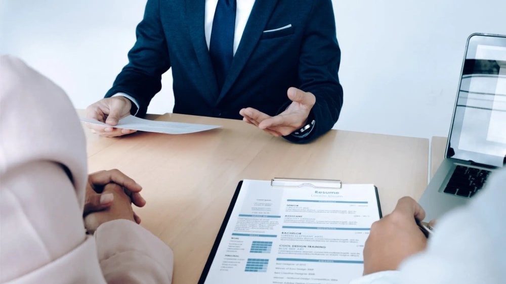 مشروع قانون المالية 2027 التشغيل: منحة للتوظيف المستدام ومنصة وطنية للشباب