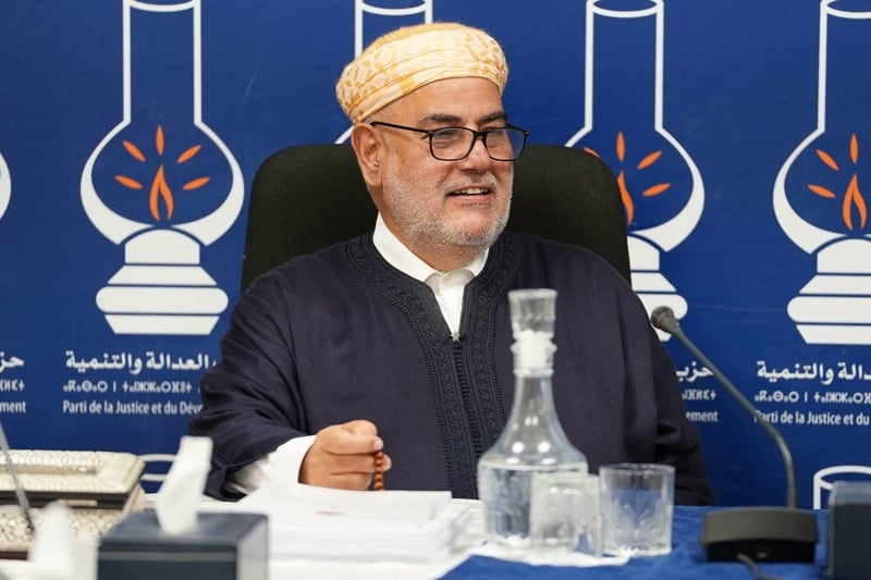 بنكيران يشكك في نتائج الانتخابات ويهاجم البام: تحليل شامل لتصريحاته النارية