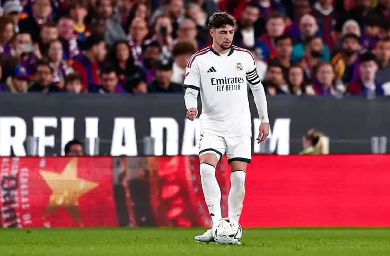 فالفيردي يتجاوز المخاوف البدنية ويستعد لقيادة ريال مدريد ضد راسينغ سانتاندير